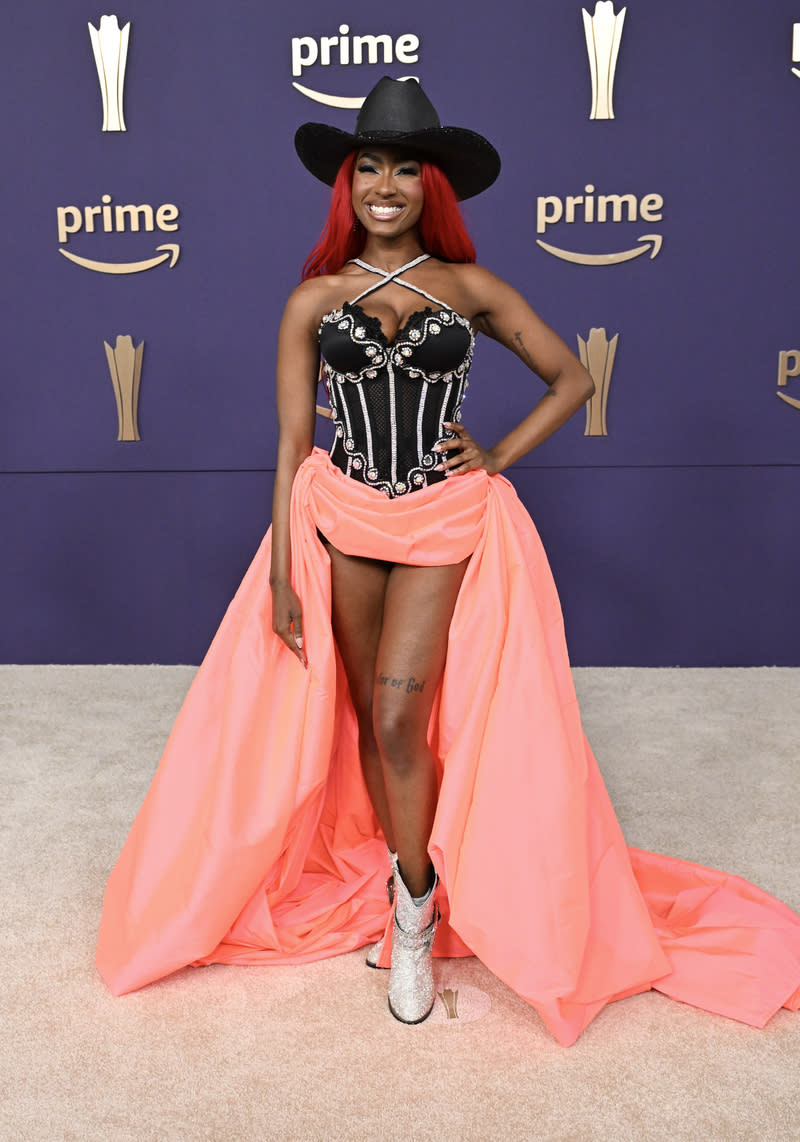 Reyna Roberts at the Academy of Country Music Awards on May 16 in Frisco, Texas, red carpet, Zavier Jones