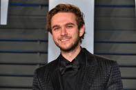 <p>Zedd ganó entre 2016 y 2017 15,3 millones de euros. Este DJ afincado en Alemania pero de origen ruso es uno de los principales referentes del electro house y cuenta con un premio Grammy. Consiguió buena parte de sus beneficios gracias a su gira True Colors. También fue estrella invitada en numerosos festivales, como el popular Coachella de California. (Foto: Dia Dipasupil / Getty Images). </p>