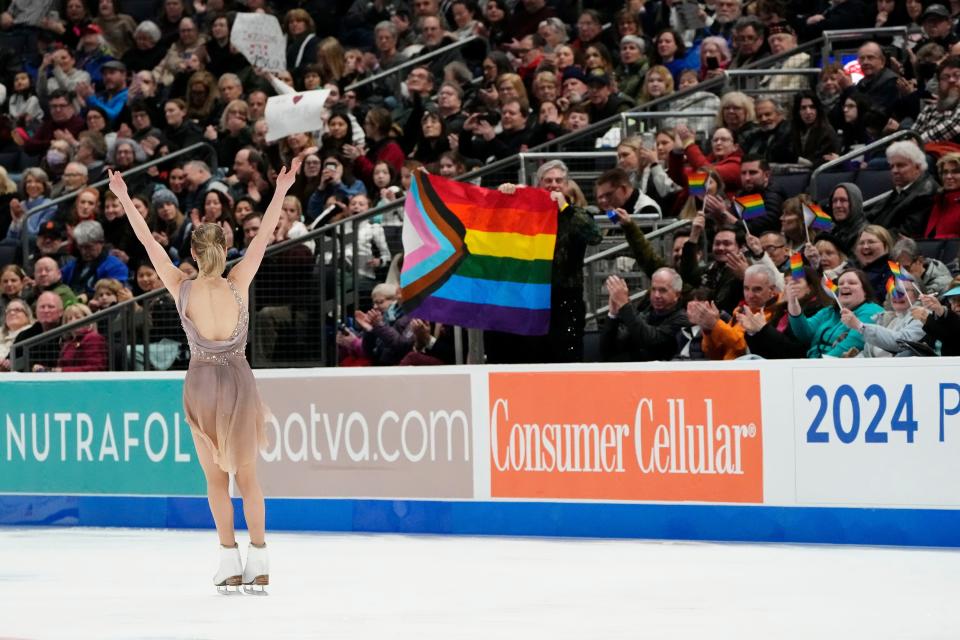 Jan 26, 2024; Columbus, Ohio, USA; Amber Glenn gets ready to skate in the championship women’s free skate during the 2024 US Figure Skating Championships at Nationwide Arena. Mandatory Credit: Adam Cairns-USA TODAY Sports