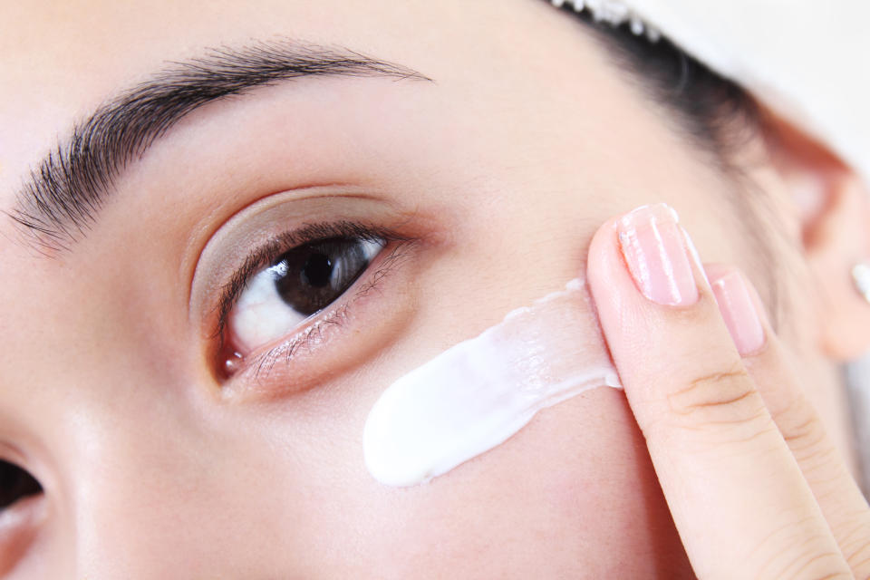 According to dermatologists, this is how your moisturizer should actually make your skin feel