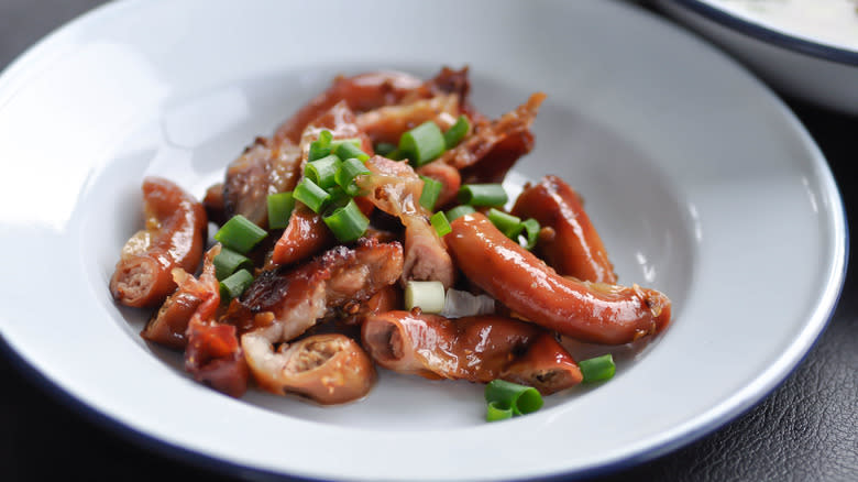 roast chitterlings in bowl