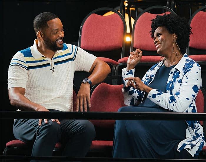 Will Smith con la actriz Janet Hubert-Whitten que interpretaba a Vivian Banks y que salió repentinamente de la serie