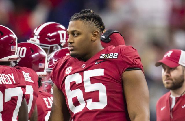 Alabama's JC Latham listed as a Top 3 OT for 2023 per PFF - Yahoo Sports