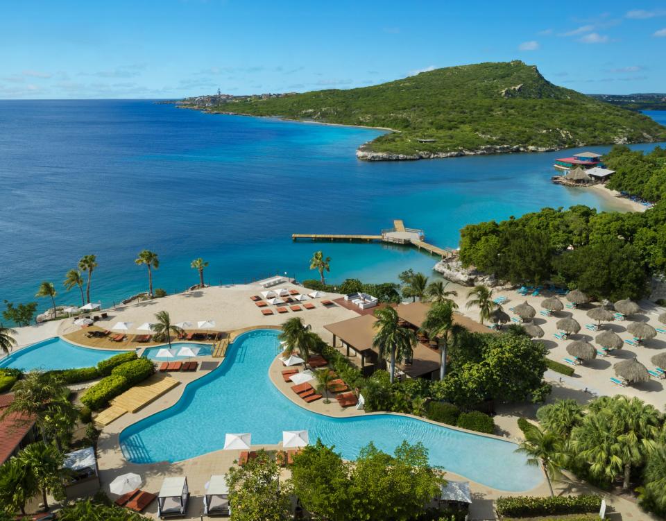 Dreams Curaçao Resort Spa and Casino is right on the beach in Piscadera Bay.