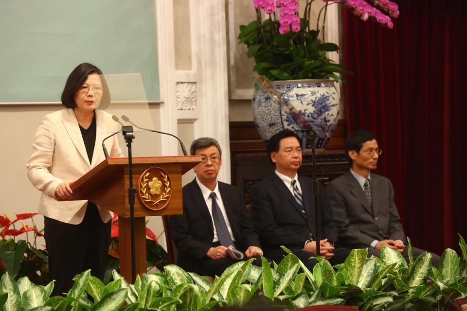 總統說，修法工作完成之後，「年金破產」這四個字將不再是台灣迫切的危機。