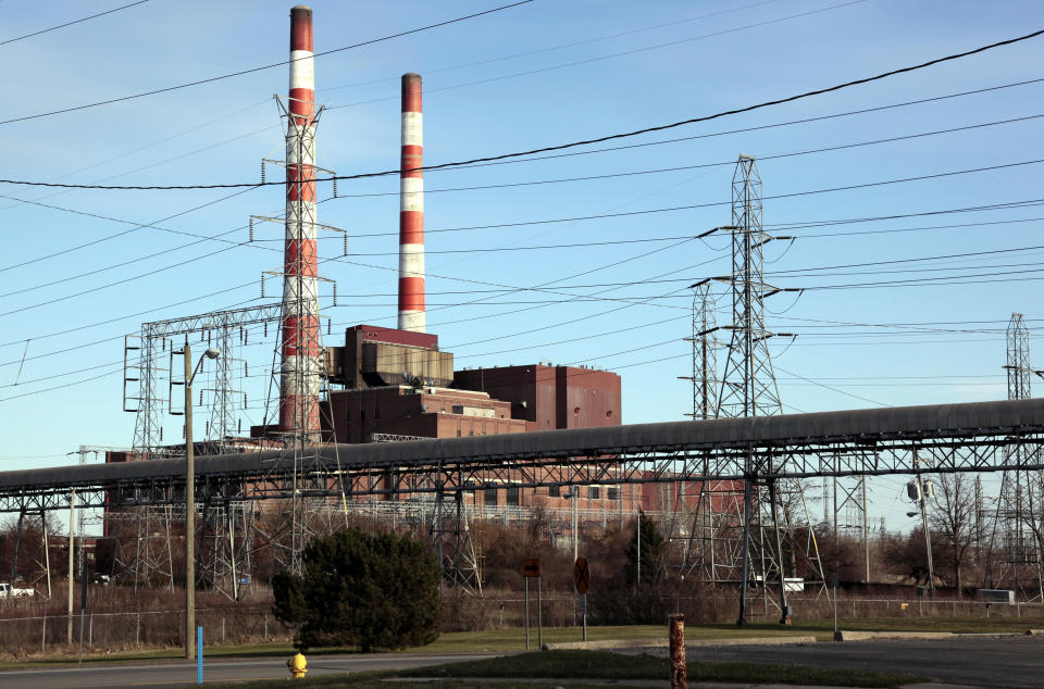 Detroit Edison's Trenton Channel Power Plant is seen in Trenton, Michigan April 8, 2009. U.S. concerns about the potential for cyber-attacks on critical infrastructure extended to the American electrical power grid on Wednesday and experts pointed the finger anew at Chinese hackers, among others. REUTERS/Rebecca Cook  (UNITED STATES SCI TECH ENERGY CONFLICT SOCIETY BUSINESS)