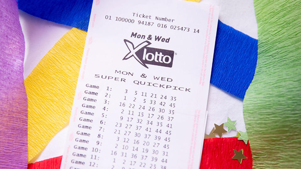 A woman from NSW won $1 million in lotto and found out the good news on Christmas Eve. Source: The Lott
