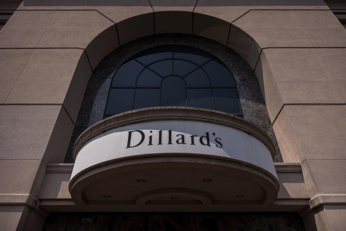 Dillard's converting mall location into clearance center