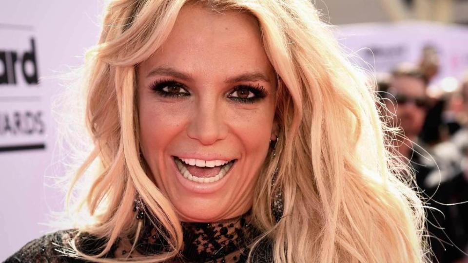 <p>Britney’s back, b*tch! Britney Spears has once again left her treatment facility … but this time it’s because she has finally completed her program and is ready to get back to some normalcy in her life. We’re told the “Toxic” singer was picked up by boyfriend Sam Asghari Thursday afternoon after officially checking out of […]</p> <p>The post <a rel="nofollow noopener" href="https://theblast.com/britney-spears-leaves-mental-health-facility-completed-treatment/" target="_blank" data-ylk="slk:Britney Spears Released from Mental Health Facility After Completing Treatment;elm:context_link;itc:0;sec:content-canvas" class="link ">Britney Spears Released from Mental Health Facility After Completing Treatment</a> appeared first on <a rel="nofollow noopener" href="https://theblast.com" target="_blank" data-ylk="slk:The Blast;elm:context_link;itc:0;sec:content-canvas" class="link ">The Blast</a>.</p>