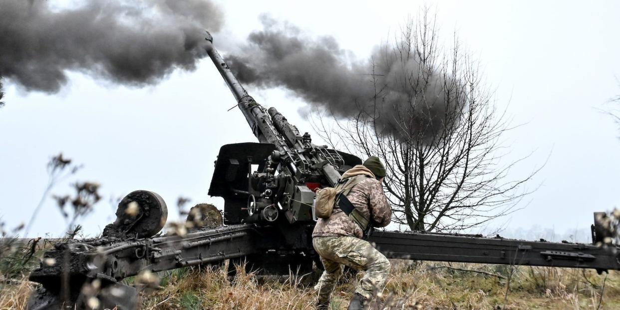 Ukraine artillery in Zaporizhzhia