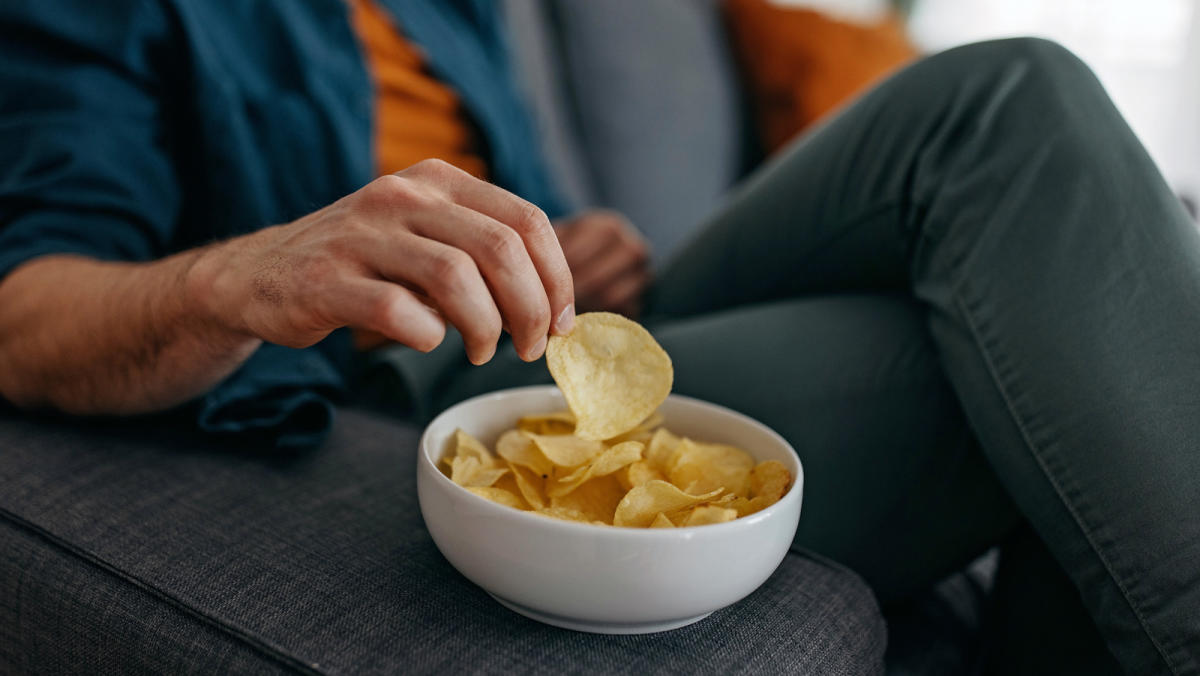 Is It Dangerous To Eat Expired Potato Chips? - Yahoo Sports