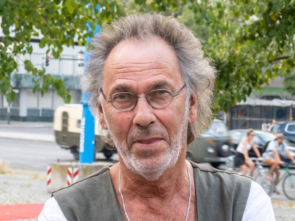 Hugo Egon Balder will "Genial daneben" nicht mehr moderieren. (Bild: imago images/Stefan Zeitz)