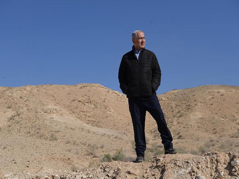 以色列總理尼坦雅胡遭批面臨信任危機，國內反對派領袖呼籲他辭職。