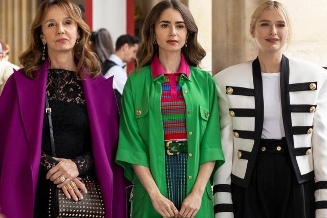 12 stunning bags Lily Collins carried in 'Emily in Paris' that we