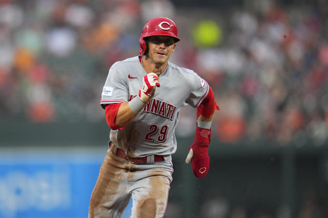 Reds beat Orioles 11-7 in 10 innings to win series