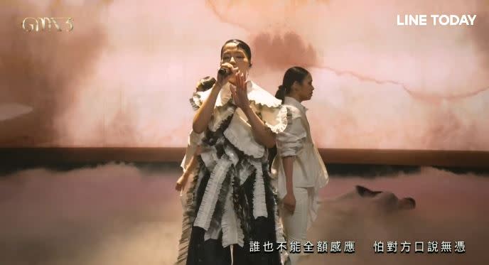 洪佩瑜金曲演出，台風、唱功引網大讚。（圖／翻攝自LIVE TODAY）