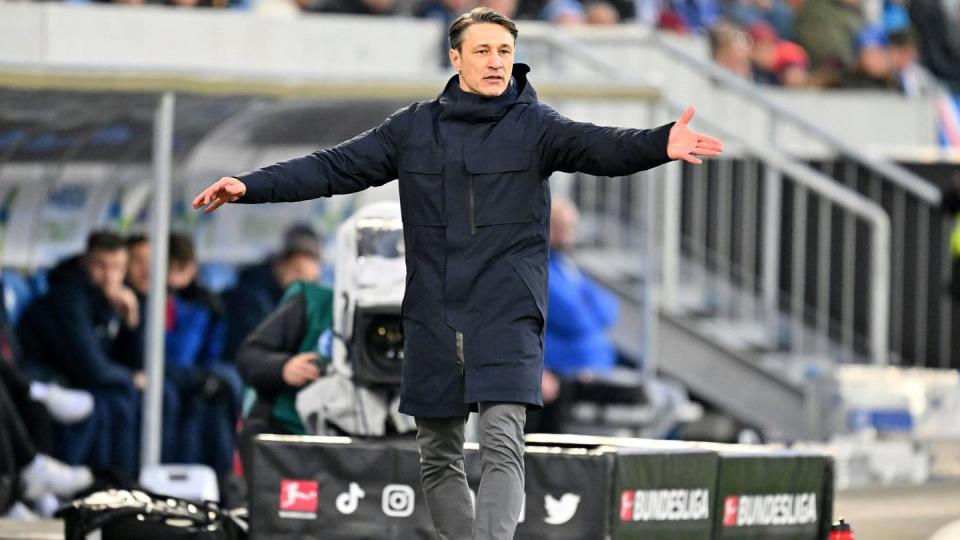 Wolfsburg siegt mit zehn Mann: Kovac kann aufatmen