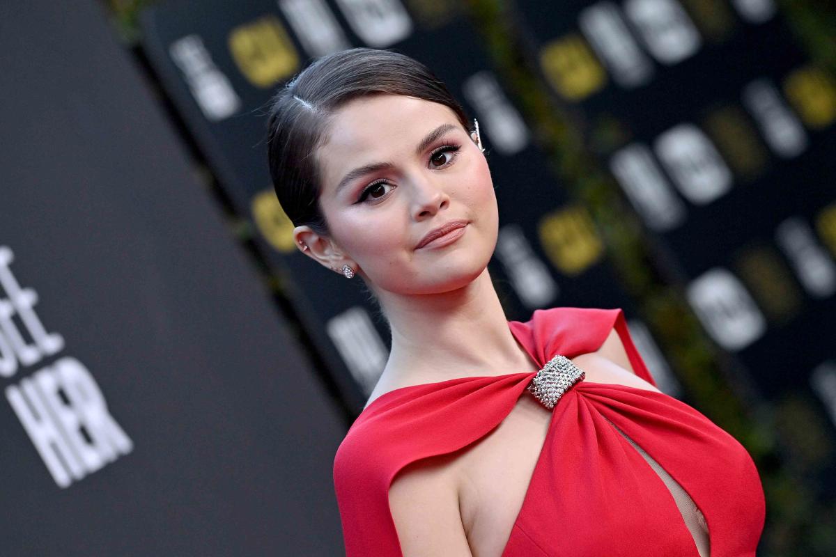 Selena Gomez Wore Nothing But a Plunging Red Bra in a Set of Bedroom  Selfies on Instagram