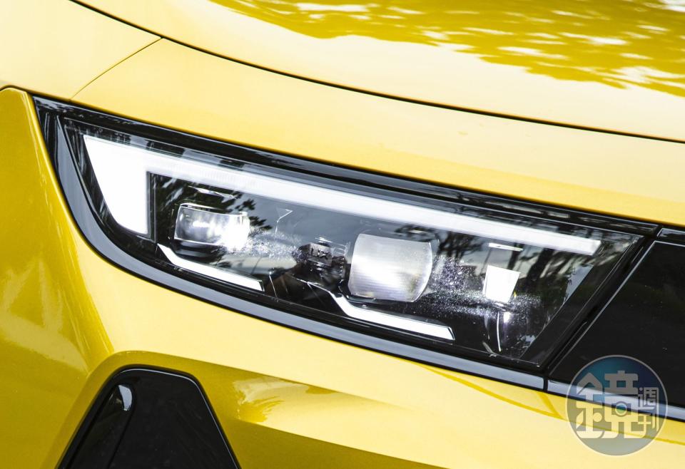 GS以上車型標配 INTELLILUX LED® PIXEL LIGHT 矩陣式頭燈，採用 168 個 LED 獨立照明模組，在不產生眩光的情況下提供最佳的前方照明。