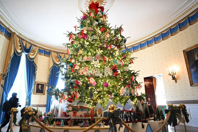 <p>MANDEL NGAN/AFP via Getty</p> White House Christmas 2023