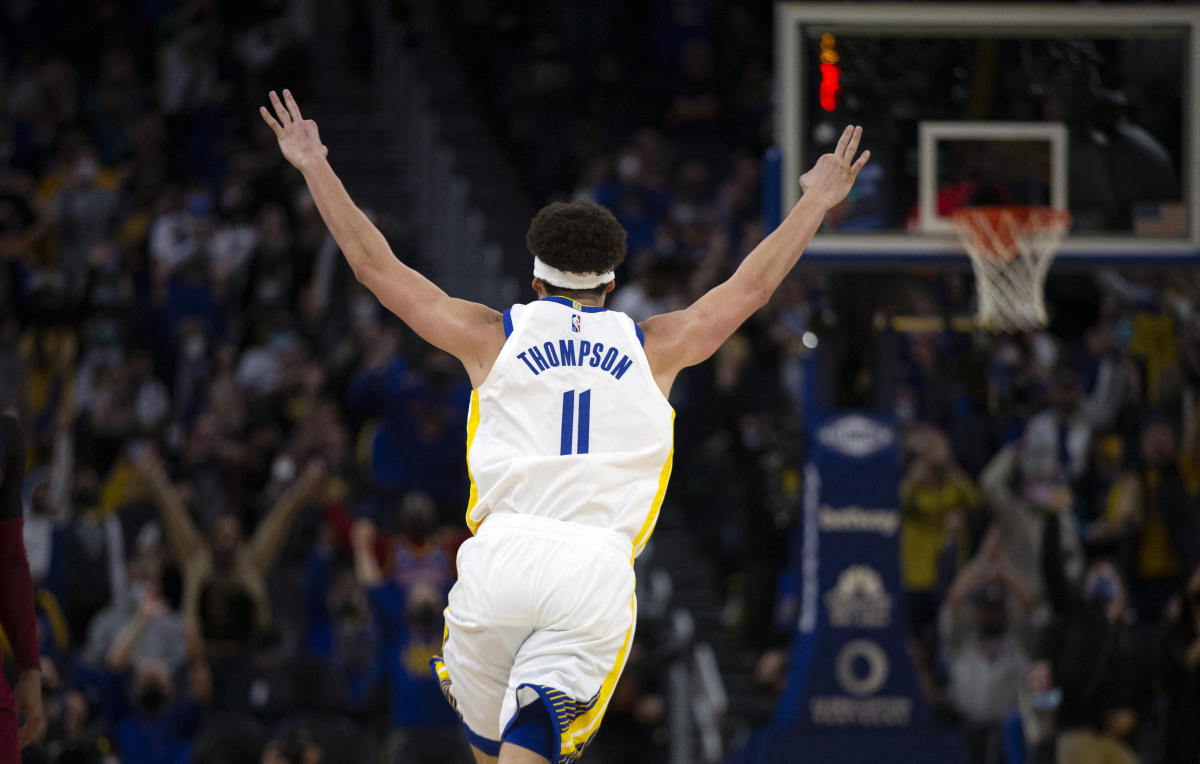 NBA champion Klay Thompson holds court in Ladera Sports Center