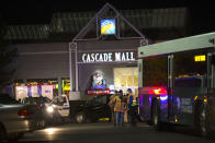 <p>Police attend the Cascade Mall after three women were reportedly shot dead and a man critically injured following a shooting at the shopping center on September 23, 2016 in Burlington, Washington. (Photo: Karen Ducey/Getty Images) </p>