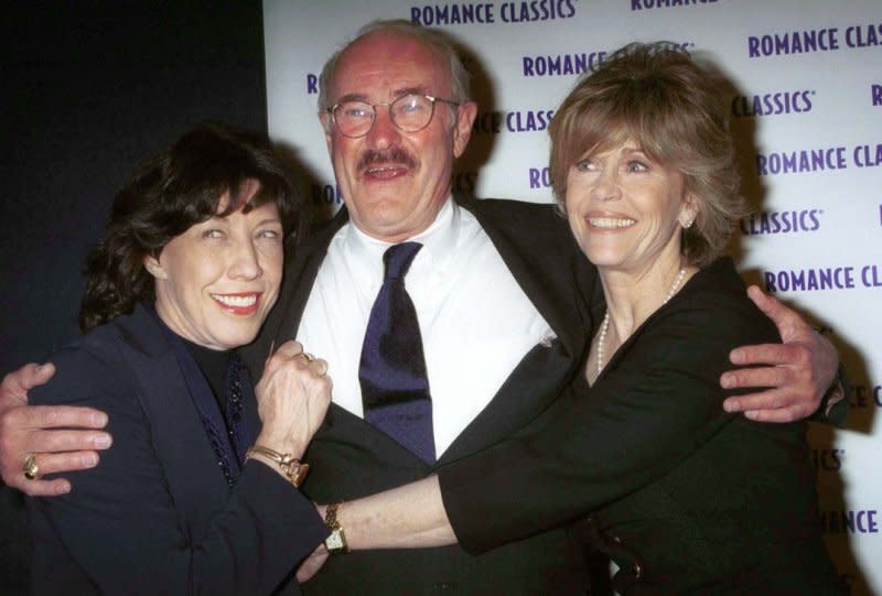 Dabney Coleman, seen with "9 to 5" costars Lily Tomlin (L) and Jane Fonda (R), has died. File Photo by Laura Cavanaugh/UPI