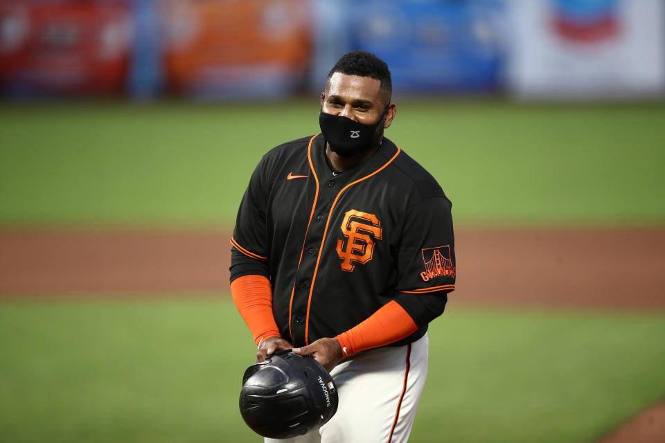 Pablo Sandoval wears a mask.