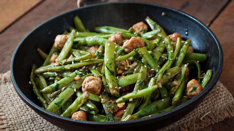 Chicken and green bean stir-fry