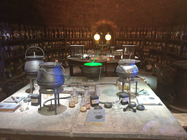 <b>Harry Potter Studio Tour</b><br><br> Das Klassenzimmer für Zaubertränke.