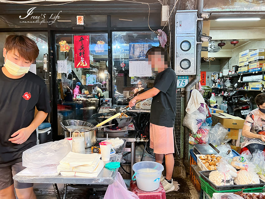 基隆、台北、三重｜何家百年祖傳排骨酥