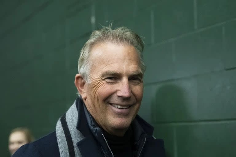 Kevin Costner es un actor, director y guionista estadounidense de 68 años