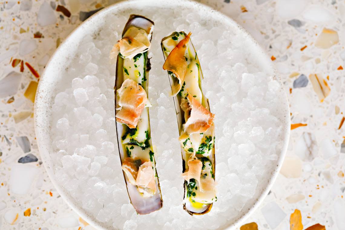 A razor clam crudo appears on the opening menu of Brodeto, the latest restaurant from Scott Crawford.