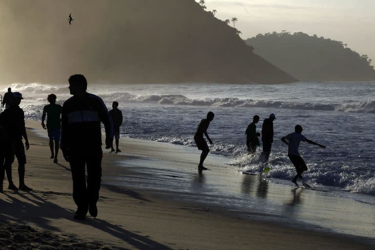 Las playas de Río amanecieron con cientos de miles de fieles que iban a ver al Papa