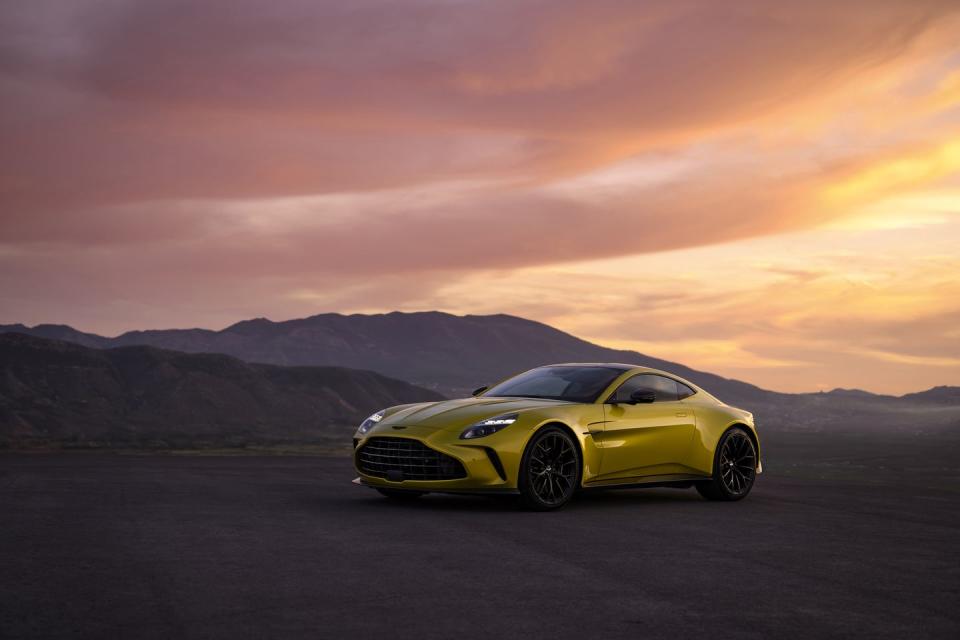 2025 aston martin vantage reveal images