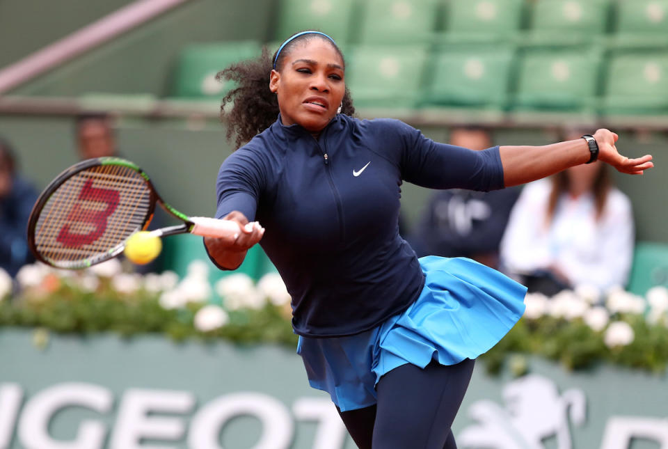 Serena Williams schaltet in der ersten Runde der French Open ihre Kontrahentin aus der Slowakei, Magdaléna Rybáriková, mit 6:2 und 6:0 aus. (Bild: Xinhua/Han Yan)