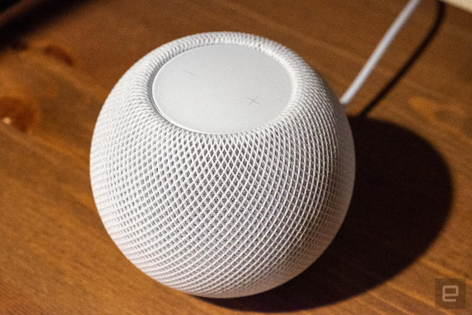 Apple HomePod mini review photos.