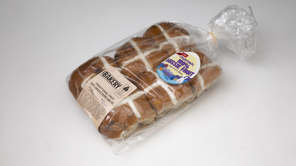 Coles Traditional Fruit Hot Cross Buns