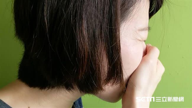 女大生吹冷氣候狂咳嗽。（示意圖／資料照）