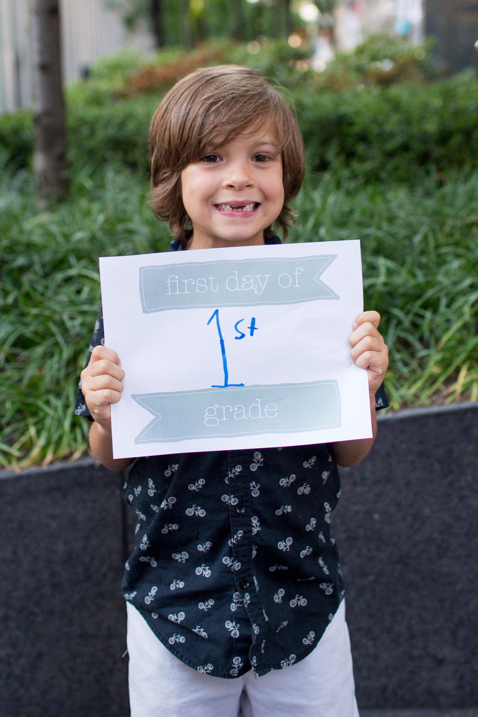 DIY back to school signs - classic and simple grade sign (Samantha Okazaki / TODAY)