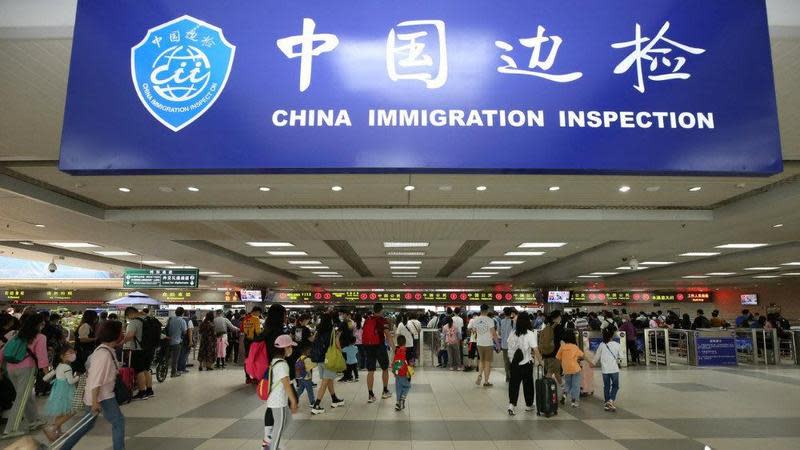 中國1/8取消入境隔離，逐步開放出國旅遊！日韓泰搜索量突暴增。（翻自微博）