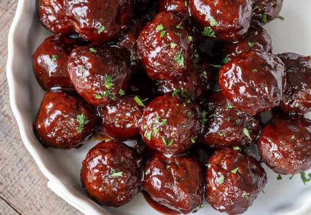 PHOTO: Five-minute meatballs glazed with jelly. (Momsdish)