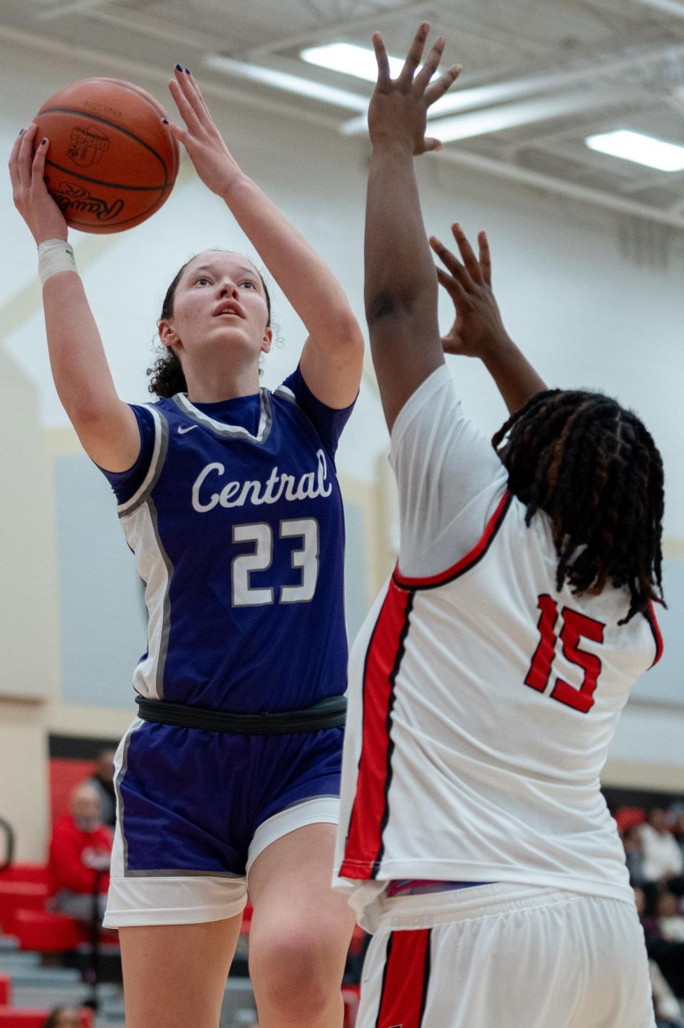 Illinois signee Berry Wallace helped Pickerington Central win its ninth consecutive district title.