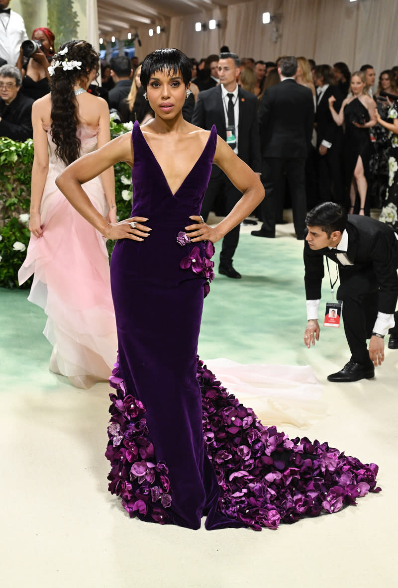 Kerry Washington at the 2024 Met Gala: "Sleeping Beauties: Reawakening Fashion" on May 6 in New York, red carpet, Vogue, Jimmy Choo, Oscar de la Renta, 3D