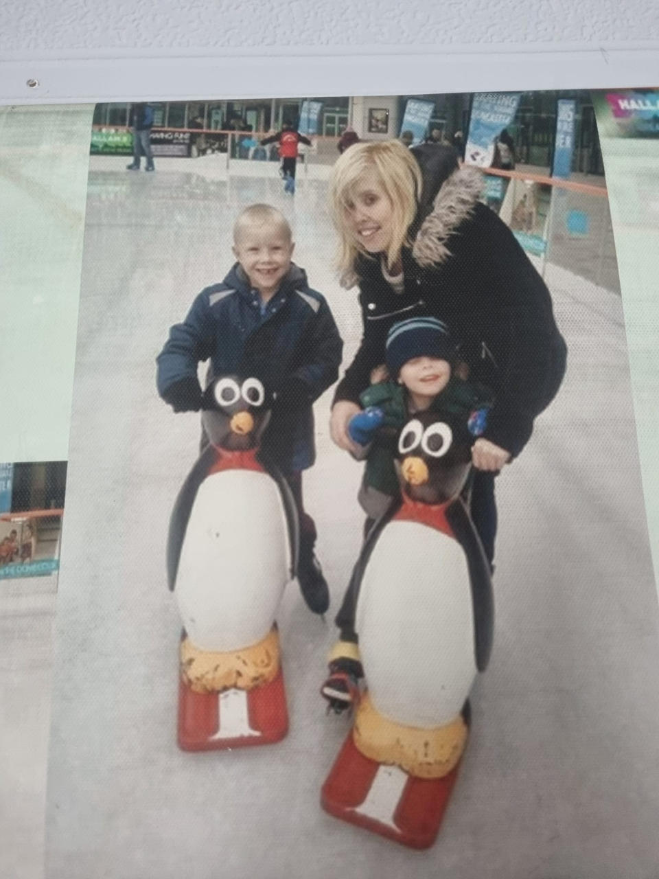 Rebecca Jones with her eldest son Jayden (left) and youngest Mathew (front). (SWNS)