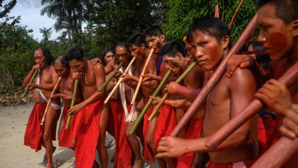 Un grupo de indígenas amazónicos.