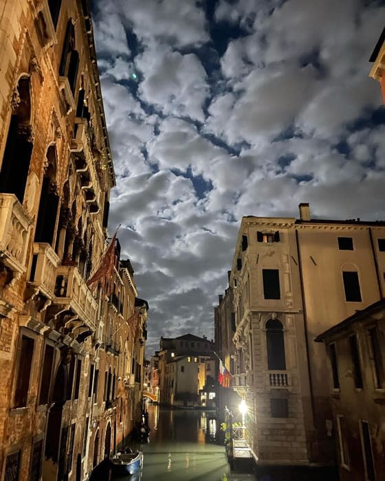 Richard Osmans photo of a moonlit Venice canal