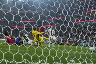 Costa Rica's Yeltsin Tejeda scores his side's opening goal during the World Cup group E soccer match between Costa Rica and Germany at the Al Bayt Stadium in Al Khor , Qatar, Thursday, Dec. 1, 2022. (AP Photo/Hassan Ammar)