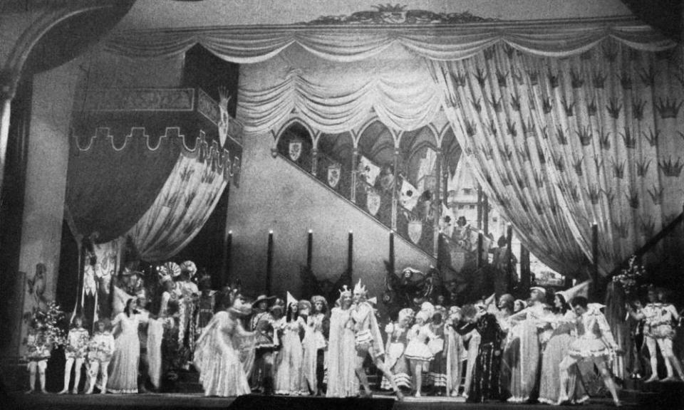 A cast of ballet dancers posing onstage at the 1934 production of Sleeping Beauty at the Berlin State Opera House