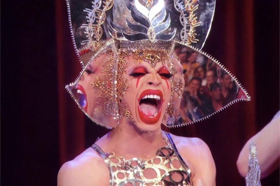 Yvie Oddly